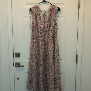 Summer floral dress with details